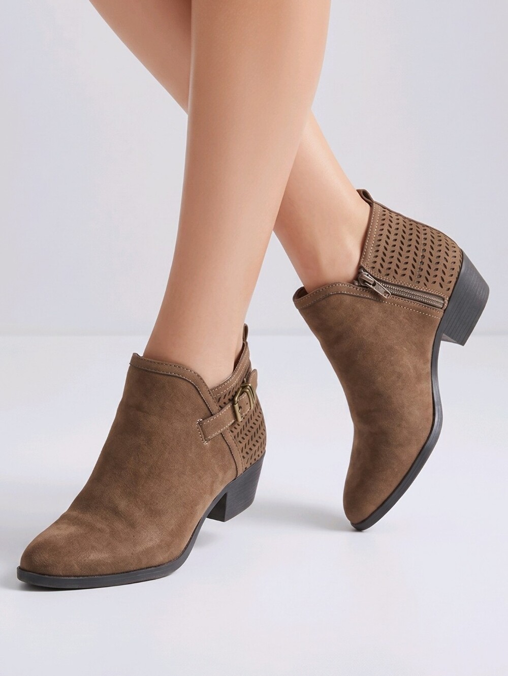 Me Too Fabfelicity Brown Perforated Buckle Ankle Booties Western Size 9.5 Boot